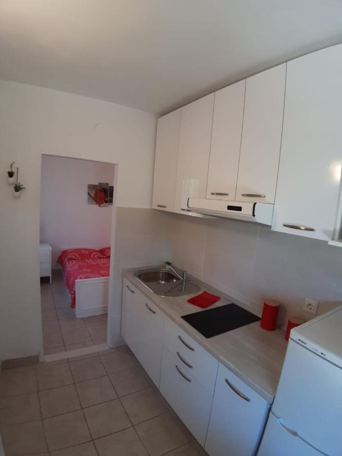 Apartamento Boni02 Gdinj Exterior foto