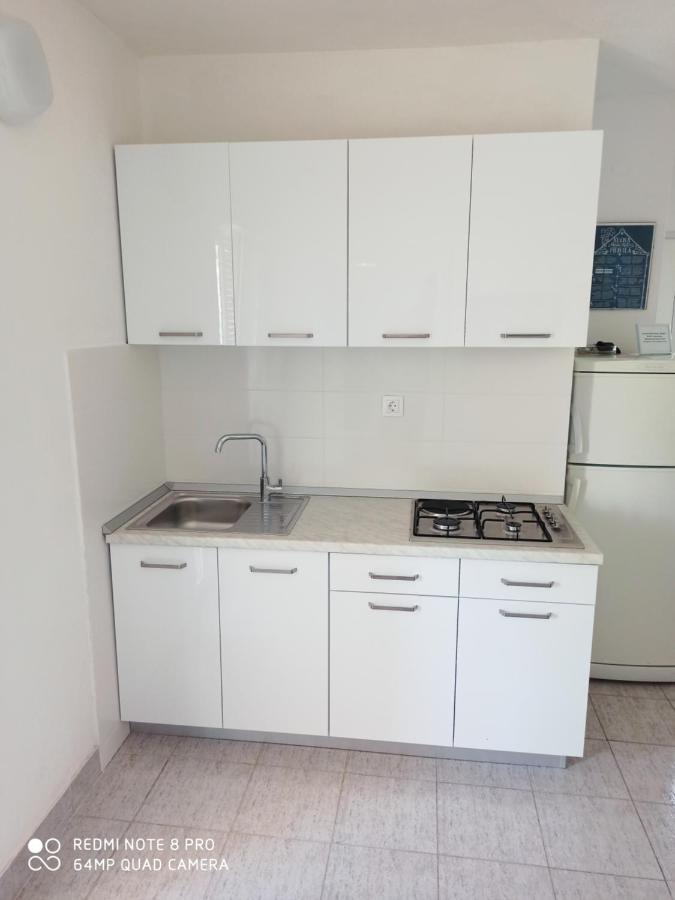 Apartamento Boni02 Gdinj Exterior foto