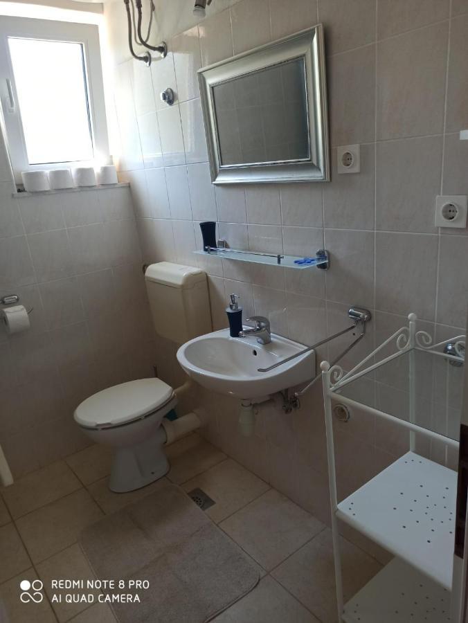Apartamento Boni02 Gdinj Exterior foto