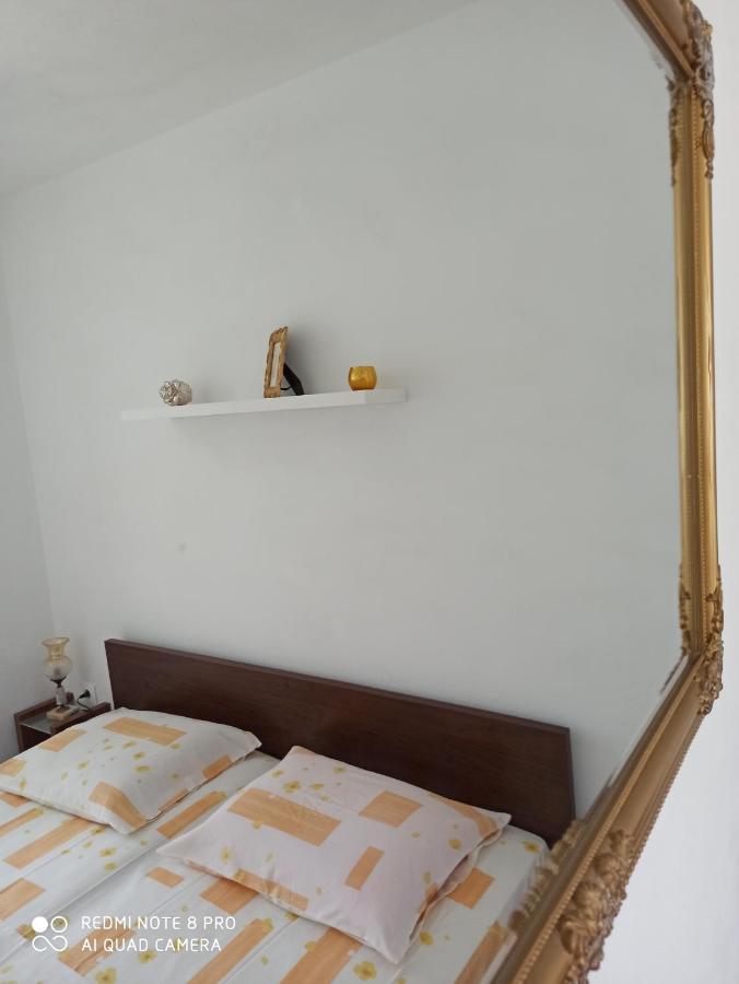 Apartamento Boni02 Gdinj Exterior foto