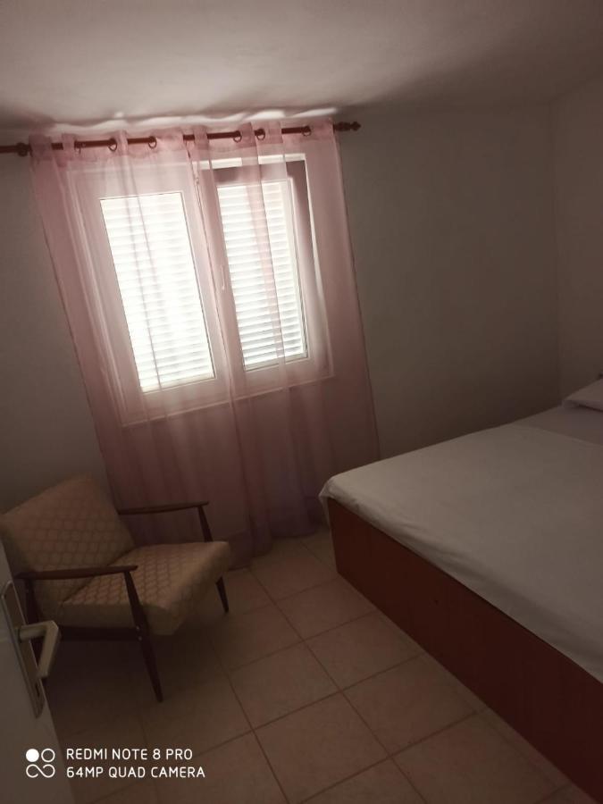 Apartamento Boni02 Gdinj Exterior foto